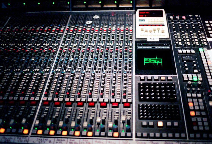 audio mixer multiple outputs