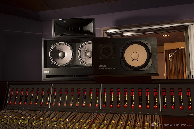 Considerations for Mixing with Headphones vs. Monitors - Produce Like A Pro
