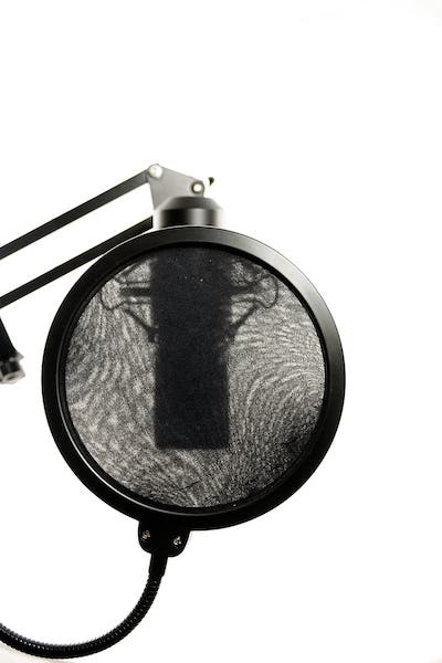 What Does a Pop Filter Do? Recording Vocals_2