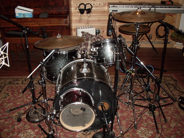 How to Record Drums at Home in 5 Easy Steps_3