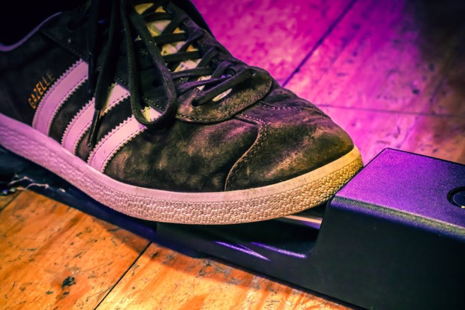 8 Best Sustain Pedal Options for Keyboard & Digital Piano