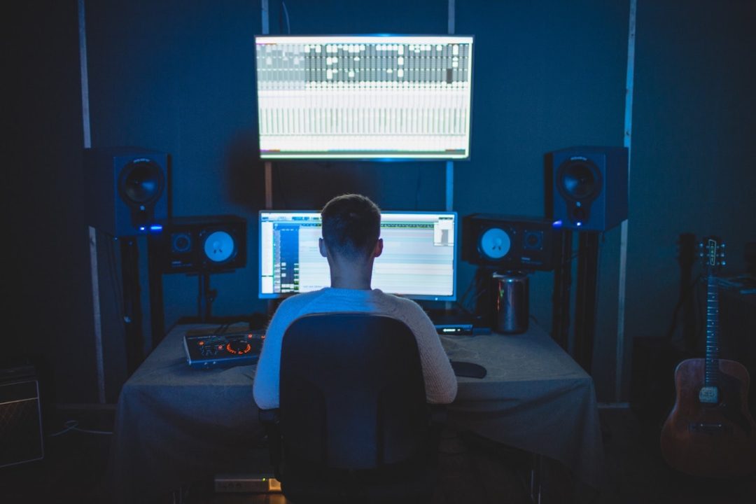 Should Studio Monitors Be Vertical or Horizontal? (5 Placement Tips)